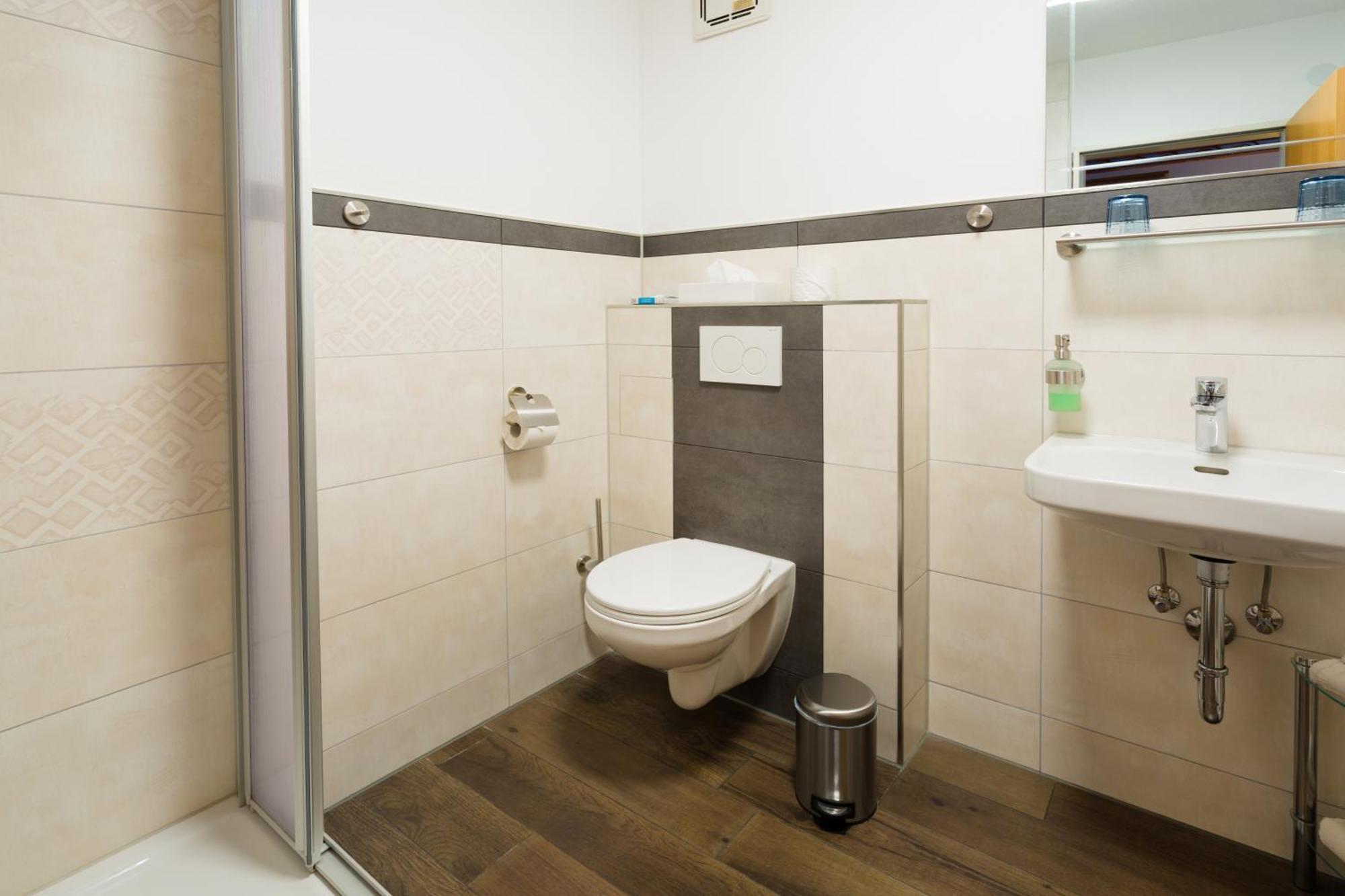 Hotel & Ferienwohnungen Bohlenblick Saalfeld Saale エクステリア 写真